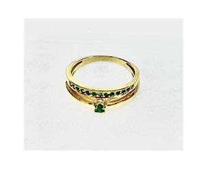 Anel com 14 pedras de Crisoprasio Prata 950 com Banho de Ouro